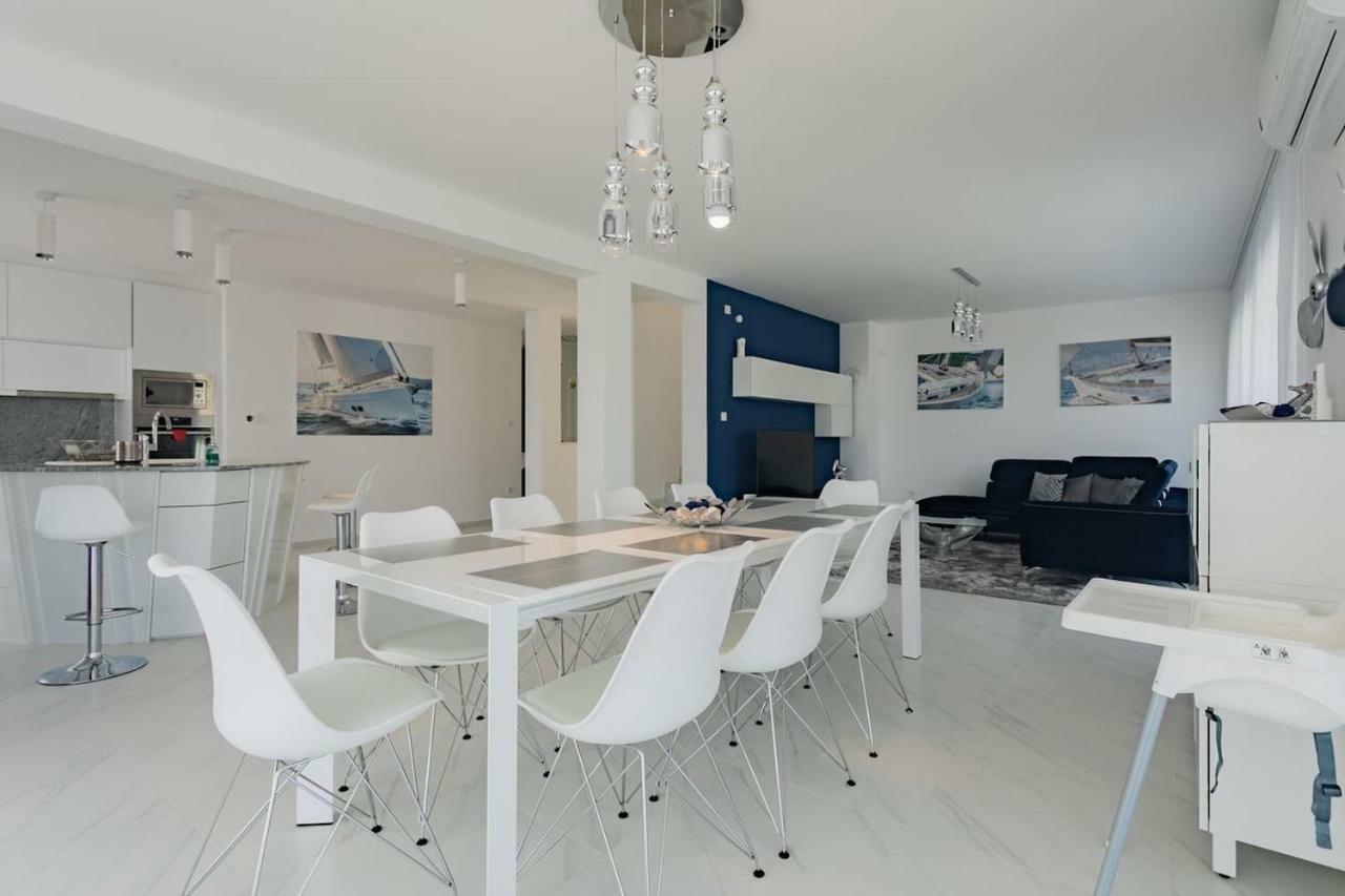 Villa Compass; Luxury experience in natural bay. Ražanj Extérieur photo