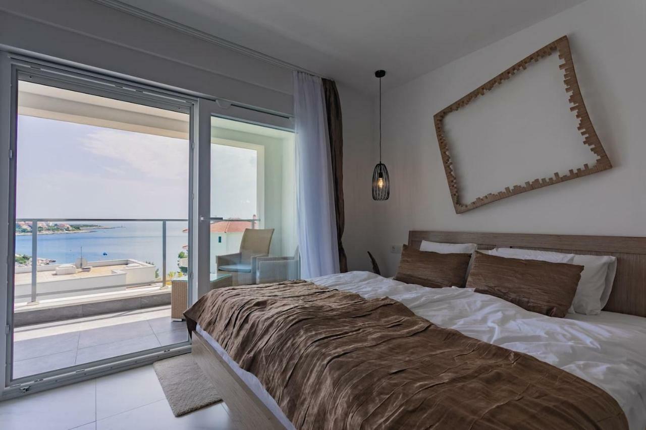 Villa Compass; Luxury experience in natural bay. Ražanj Extérieur photo