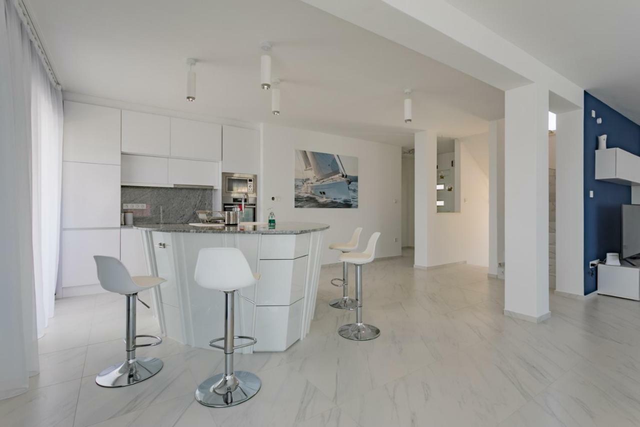 Villa Compass; Luxury experience in natural bay. Ražanj Extérieur photo